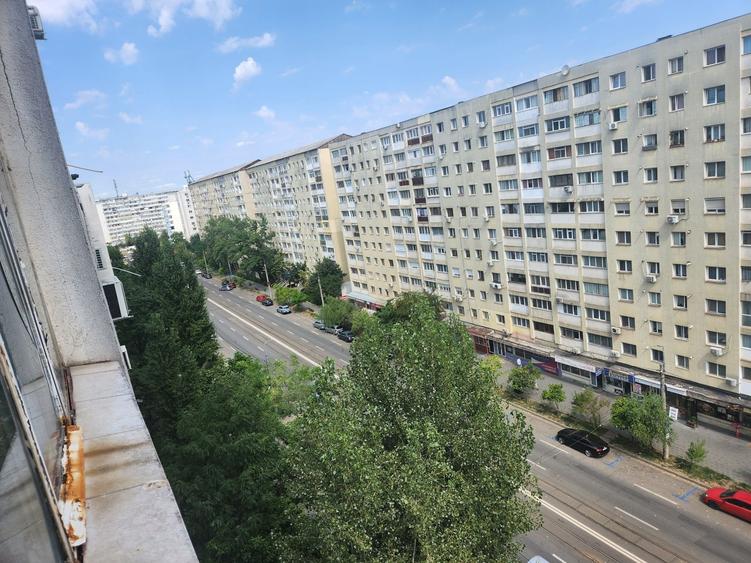 Apartament cu 3 camere decomandat în Alexandru cel Bun