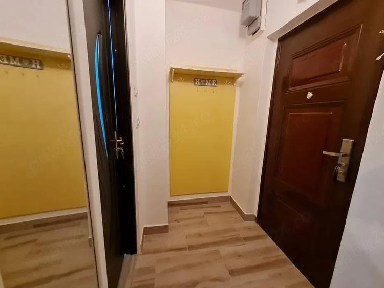 Garsonieră decomandată în Confecții