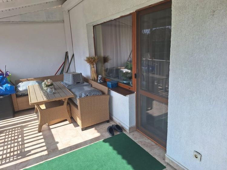 Duplex cu 3 camere cu Piscina în Micești
