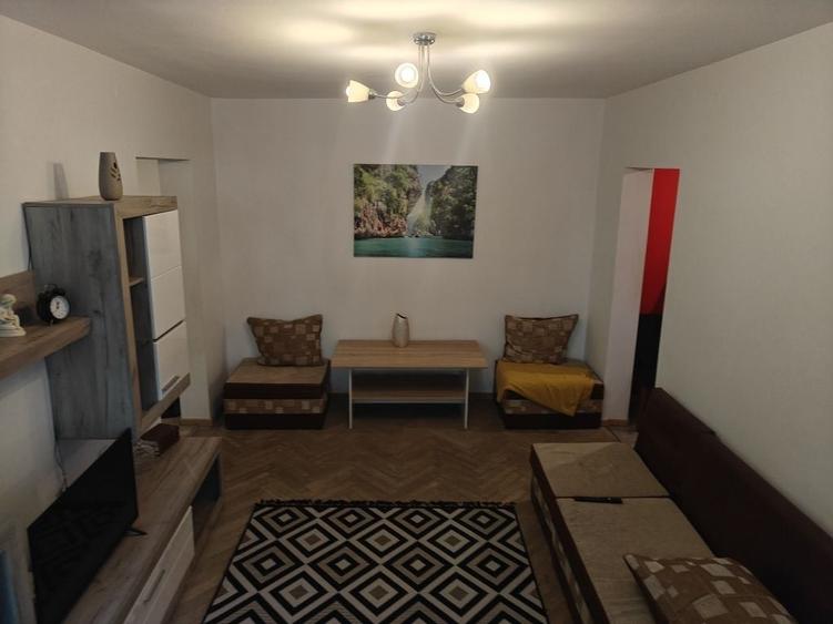 Apartament cu 2 camere semidecomandat în Hipodrom