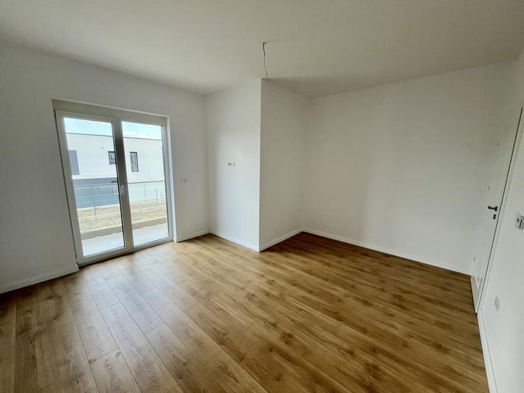 Duplex cu 4 camere cu Teren 375 Mp în Covaci
