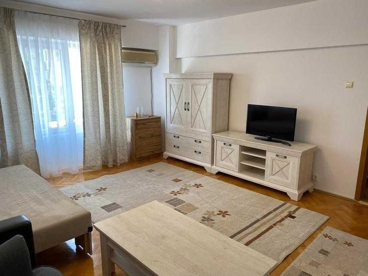 Apartament cu 2 camere decomandat în Calea Călărașilor