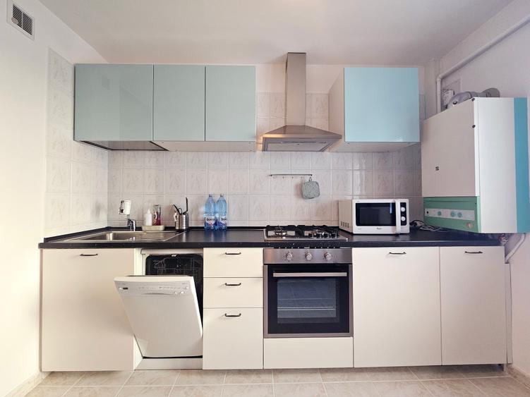 Apartament cu 3 camere decomandat, mobilat în Nerva Traian