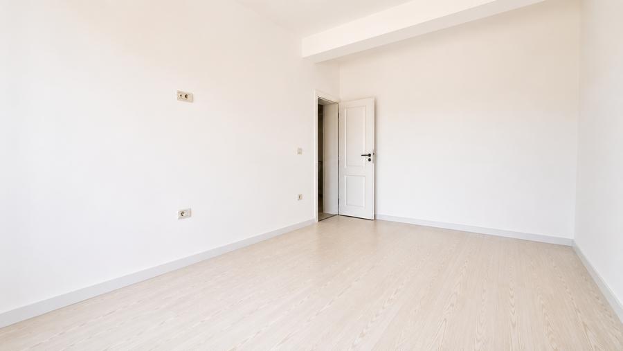 Duplex cu 4 camere cu Canalizare în Moșnița Nouă