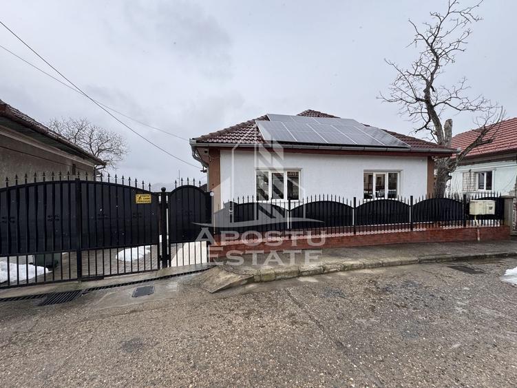 Casă individuală cu 3 camere cu Canalizare în Sud