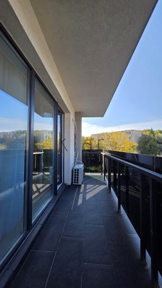 Apartament cu 3 camere semidecomandat, mobilat în Zorilor