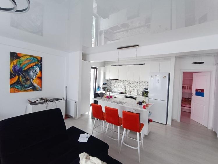 Apartament cu 4 camere decomandat în Primo