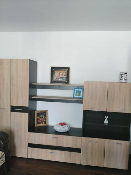 Apartament cu 3 camere decomandat în Titan