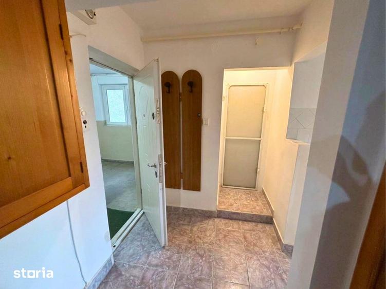 Garsonieră decomandată în Sud