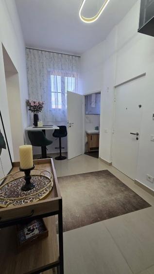 Garsonieră decomandată, mobilată în Ultracentral