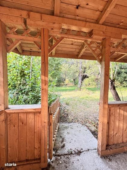 Casă cu 3 camere decomandat în Balabani