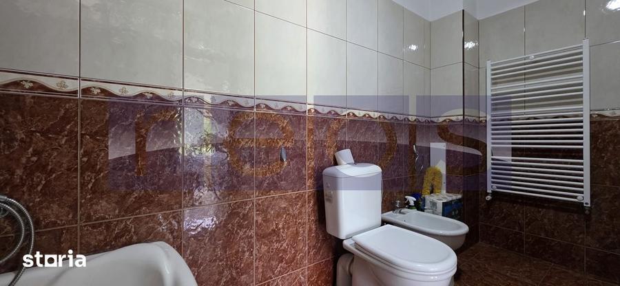Casă cu 7 camere cu Teren 320 Mp în Pantelimon