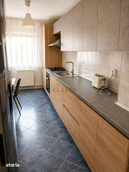 Apartament cu 3 camere decomandat în Central