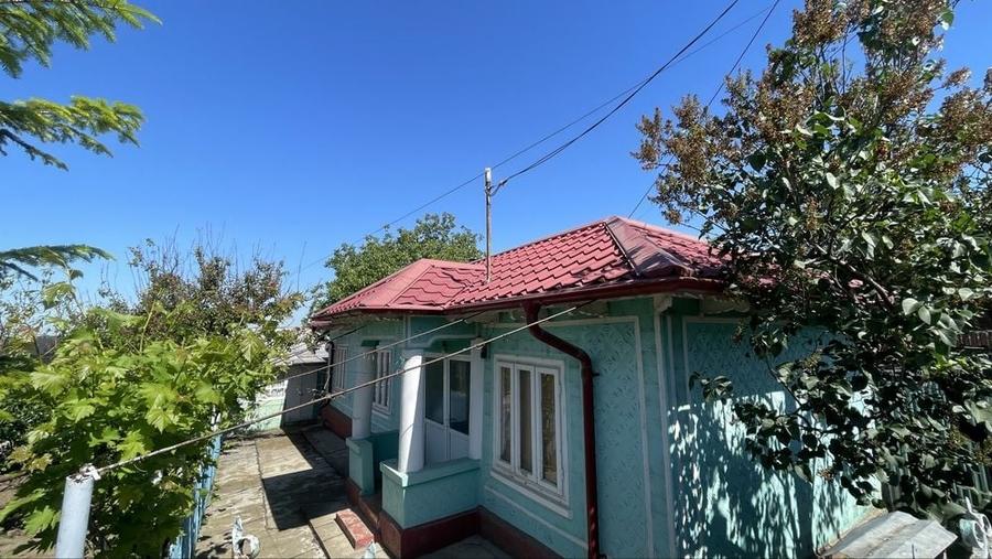 Casă cu 3 camere în Odaia Manolache