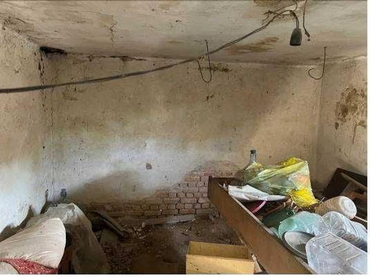 Casă cu 3 camere cu Teren 6862 Mp în Stroiești