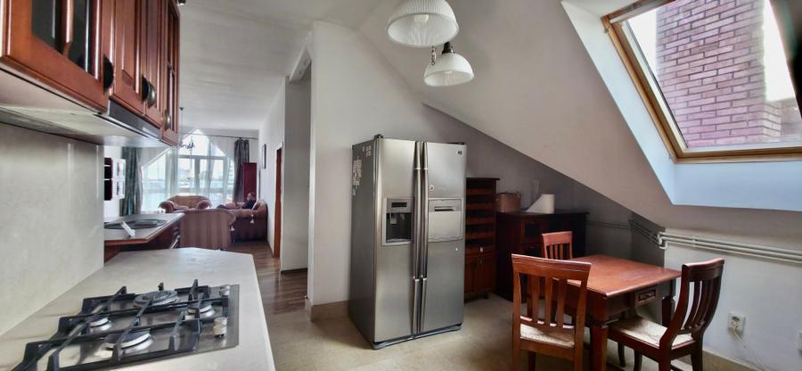 Penthouse cu 4 camere decomandat în Andrei Mureșanu