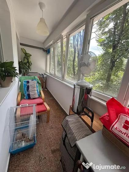 Apartament cu 2 camere semidecomandat în Crângași