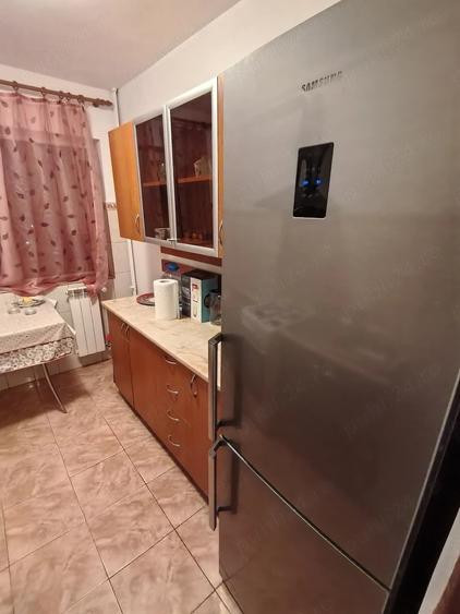Apartament cu 2 camere decomandat în Micro 6