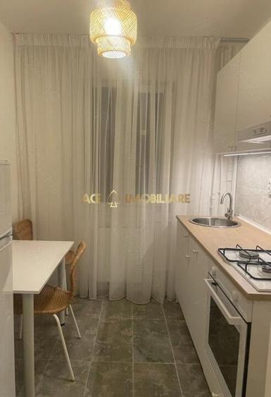 Apartament cu 2 camere semidecomandat, mobilat în Baicului