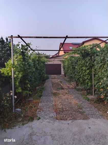 Casă cu 5 camere cu Teren 700 Mp în Șendreni
