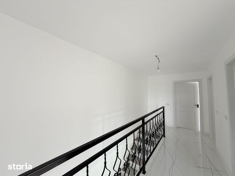 Casă cu 4 camere cu Teren 298 Mp în Vladimirescu