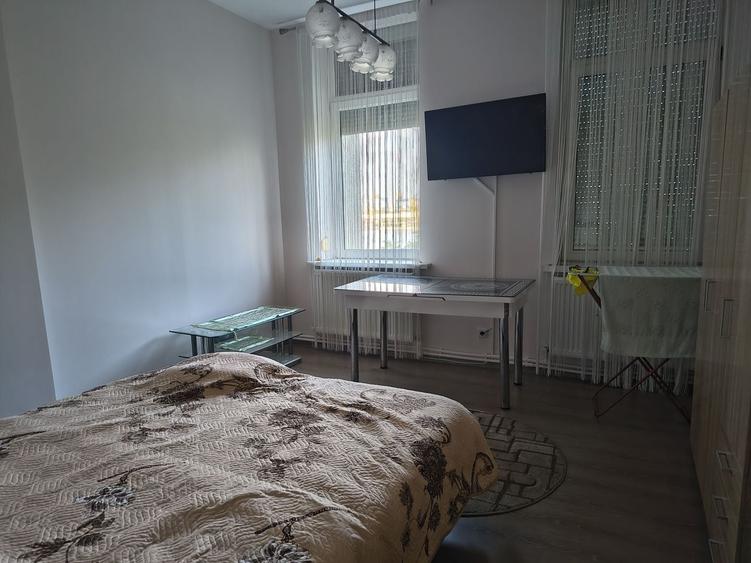 Apartament cu 2 camere decomandat, mobilat în P-ța Ovidiu