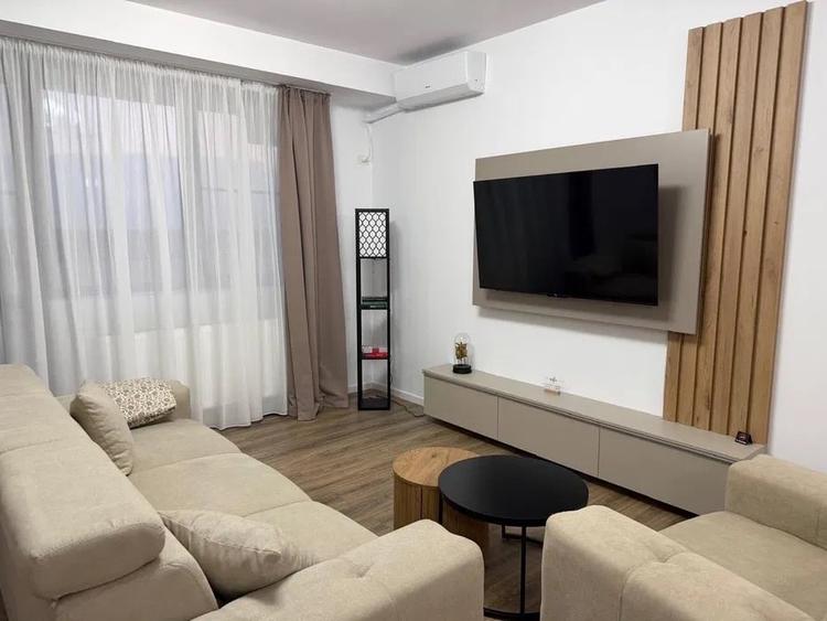 Apartament cu 2 camere semidecomandat, mobilat în Otopeni