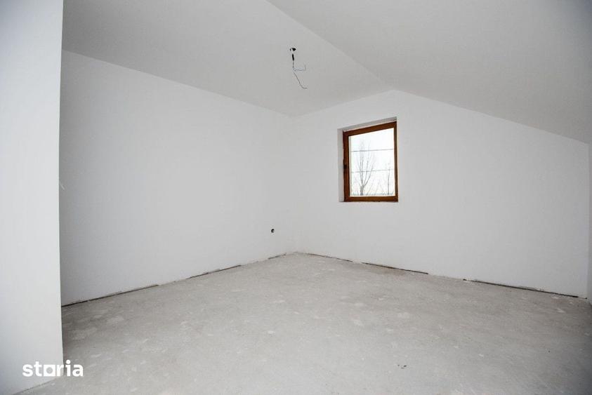 Casă cu 4 camere cu Teren 450 Mp în Pecica