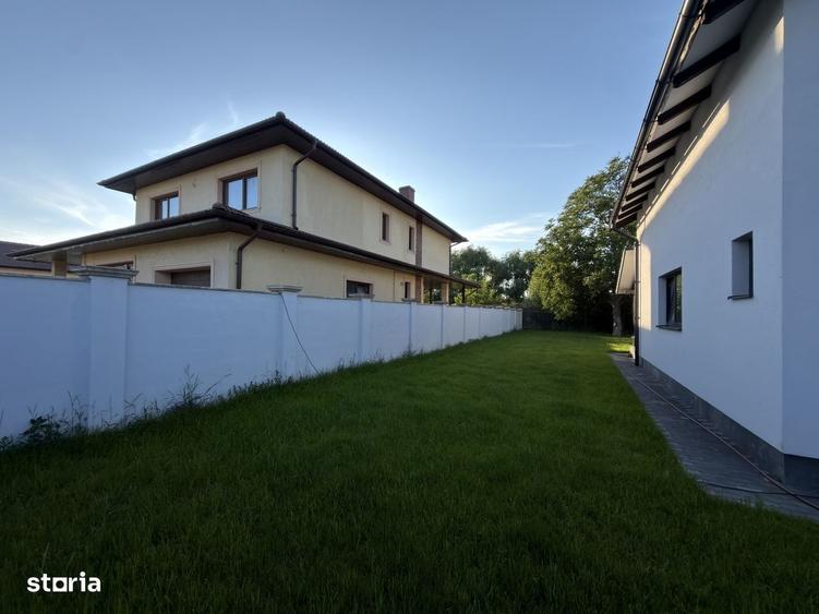 Casă cu 4 camere în Sânmihaiu Român