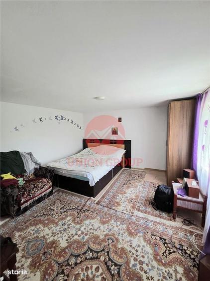 Casă cu 2 camere decomandat în Vadu