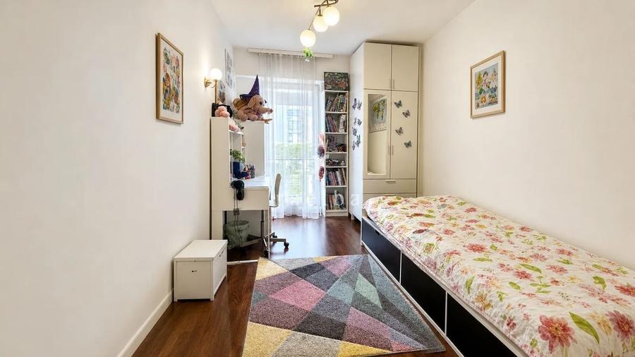 Apartament cu 5 camere decomandat, mobilat în Basarabia