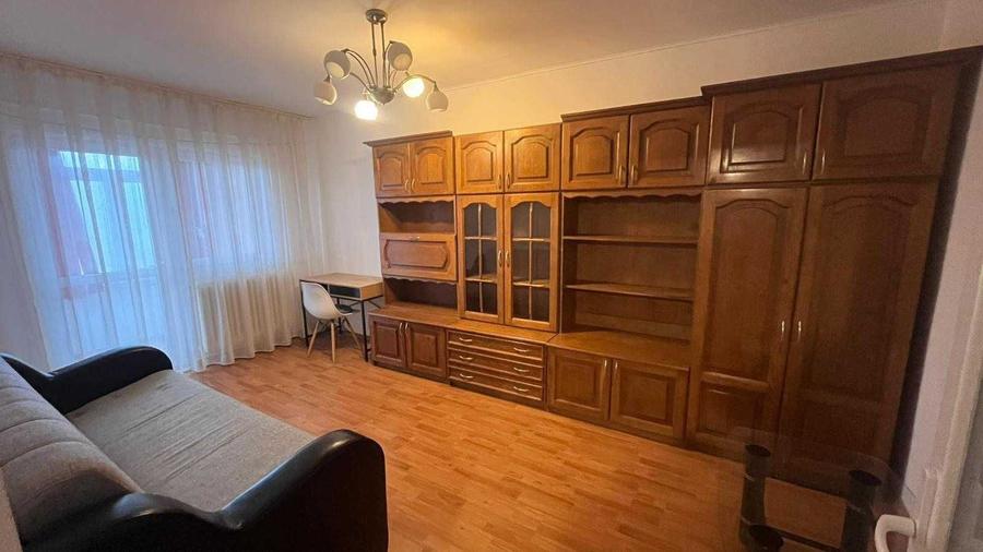 Apartament cu 3 camere decomandat în Dacia