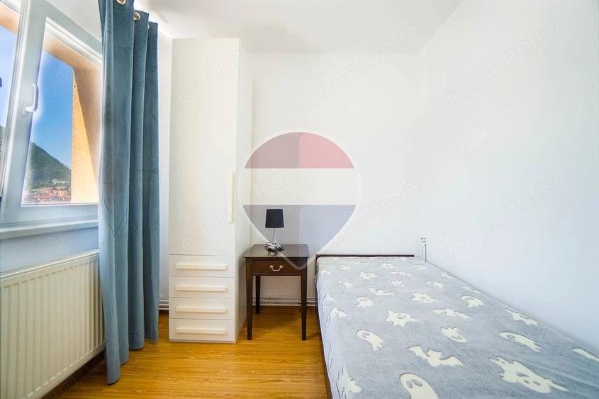 Apartament cu 4 camere decomandat în Răcădău