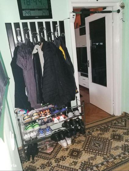 Apartament cu 3 camere semidecomandat în Botizului