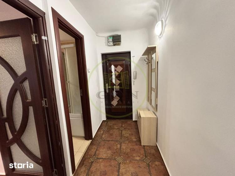 Garsonieră decomandată, mobilată în Valea Rosie