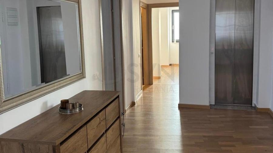 Apartament cu 3 camere decomandat, mobilat în Nord