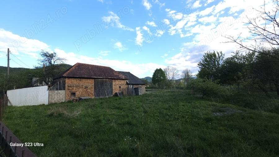 Casă cu 4 camere cu Teren 3030 Mp în Vale