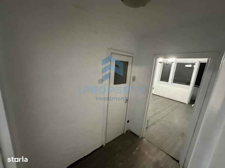 Apartament cu 3 camere semidecomandat în Central