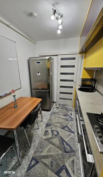Apartament cu 3 camere decomandat, mobilat în Tomis Nord