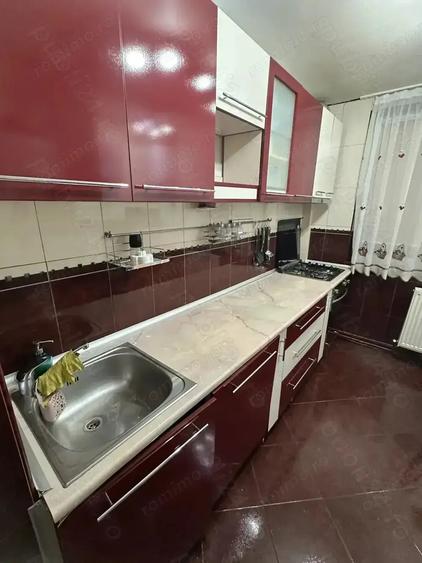 Apartament cu 4 camere decomandat în Titan