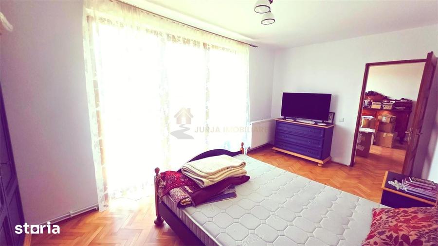 Apartament cu 3 camere semidecomandat în Andrei Mureșanu