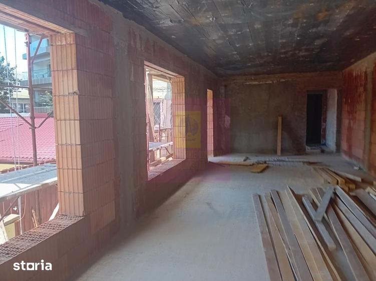 Casă cu 6 camere cu Teren 250 Mp în Decebal