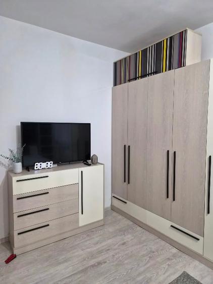 Apartament cu 2 camere semidecomandat, mobilat în Torontalului