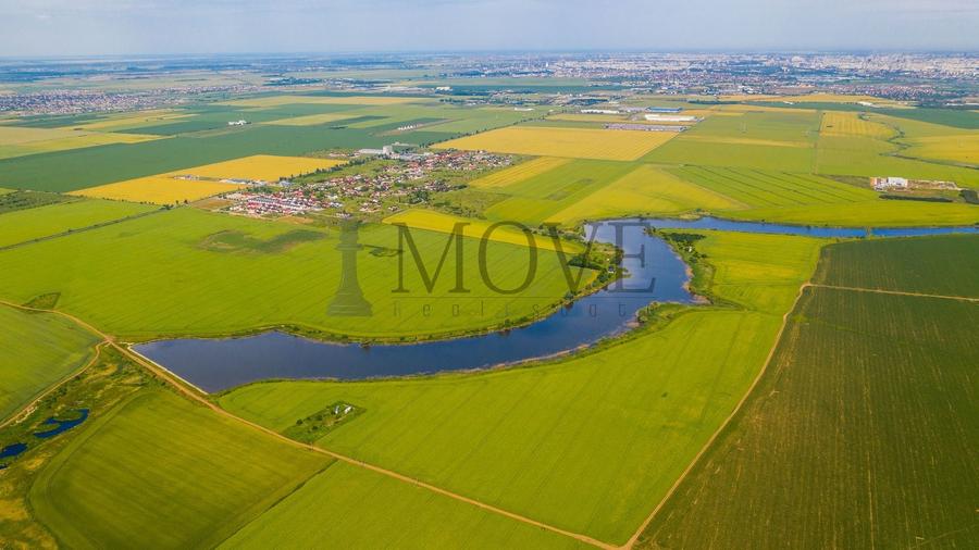 Teren agricol extravilan de 220000 mp, în Est