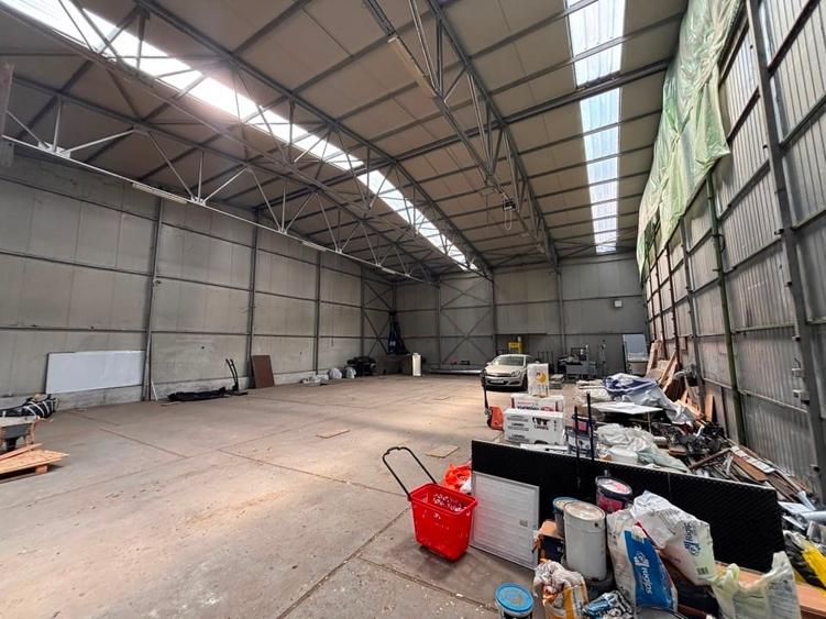 Spațiu industrial, de 480 mp, în Central