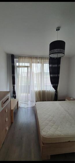 Apartament cu 3 camere decomandat în Florești