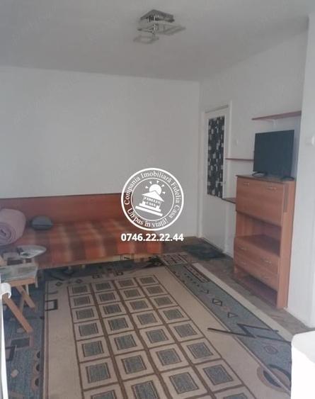 Garsonieră decomandată în Podu Roș