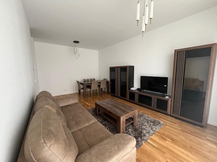 Apartament cu 3 camere decomandat în 1 Mai