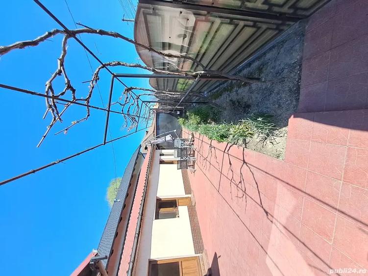 Casă cu Teren 350 Mp în Central