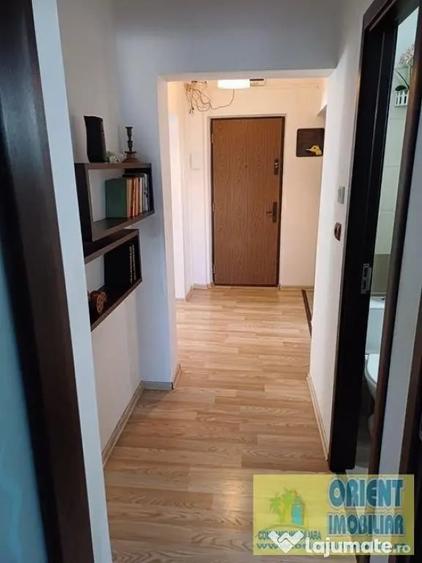Apartament cu 3 camere decomandat, mobilat în Brătianu